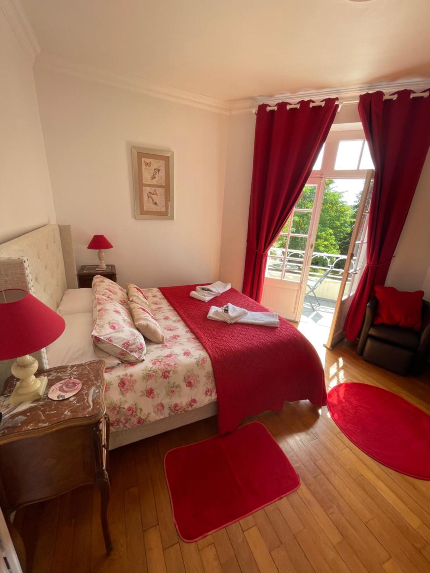 Vue Du Chateau D'Excideuil En Chambres Ngoại thất bức ảnh