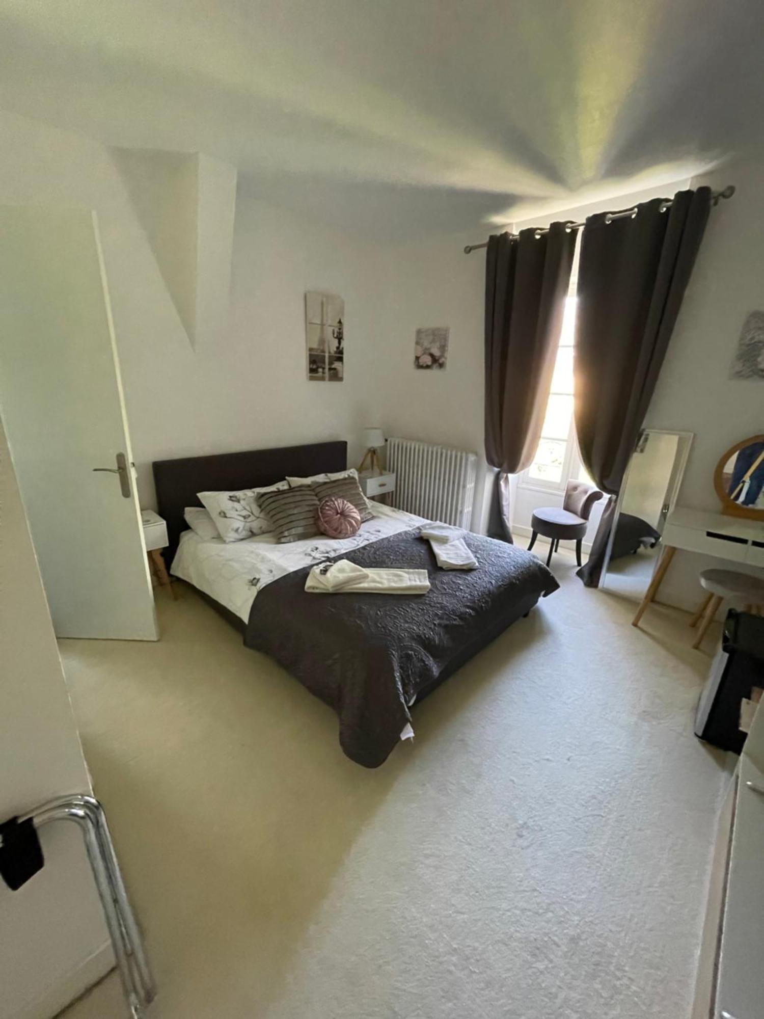 Vue Du Chateau D'Excideuil En Chambres Ngoại thất bức ảnh